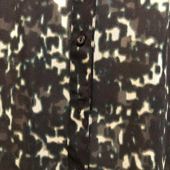 GAP SHEER CAMOUFLAGE PRINT BLOUSE - Picture 10 of 13